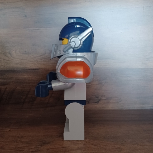 Lego Nexo Knights "Clay" Alarm Clock - Picture 3 of 9